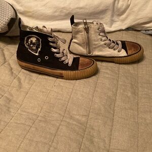 nununu Kids Two-Tone Skull Sneakers